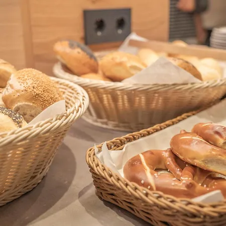 Daszimmermann Pensión 3*