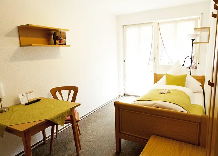 Daszimmermann Pensión 3*